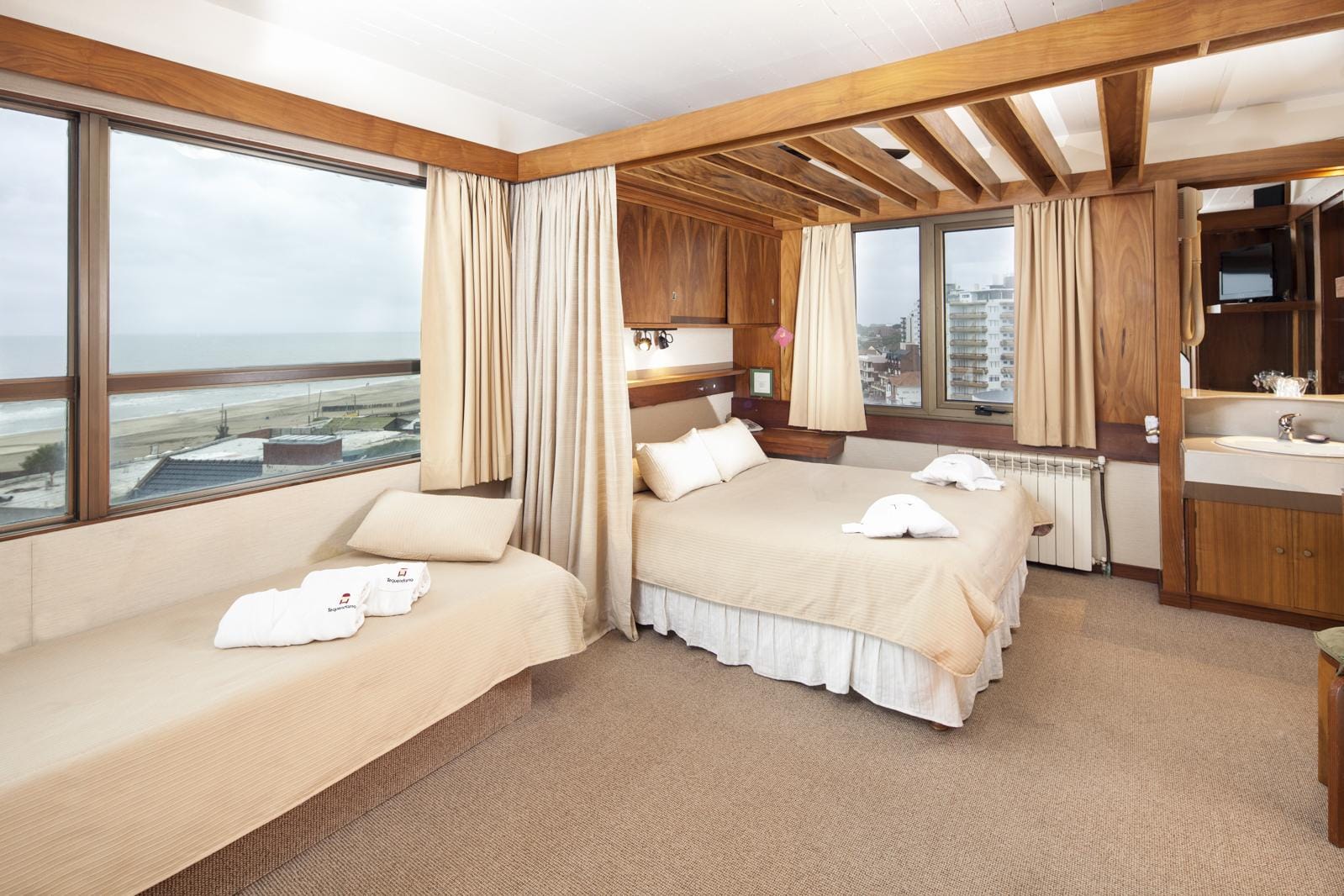 habitación con vista al mar del resort tequendama en villa gesell